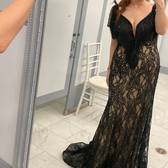 Black Night Gown - Picture 4 of 4